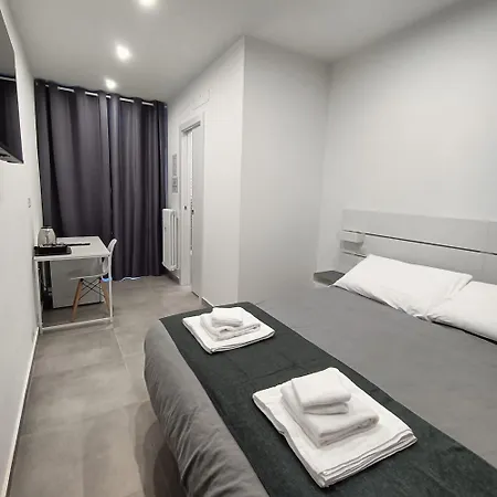 Porta Nuova 57 招待所 3*